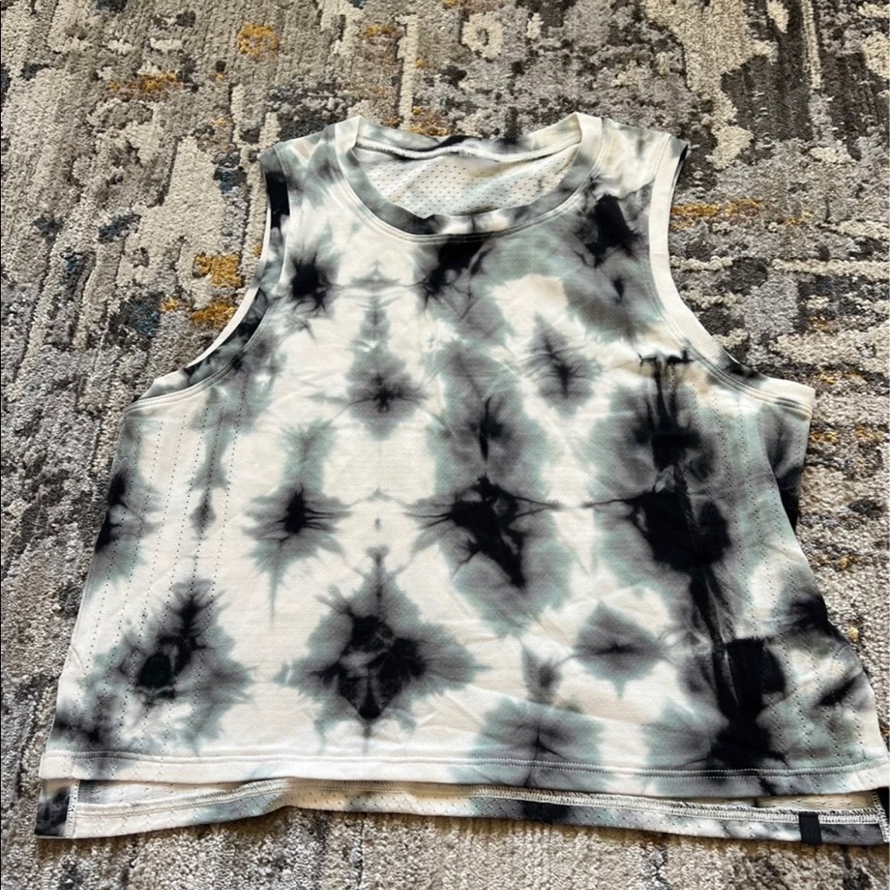 Lululemon swiftly run tank size 4